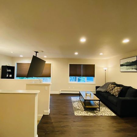 Beautiful 2 Bedroom 1 Bath Apartment With Private Garage Anchorage Exterior foto