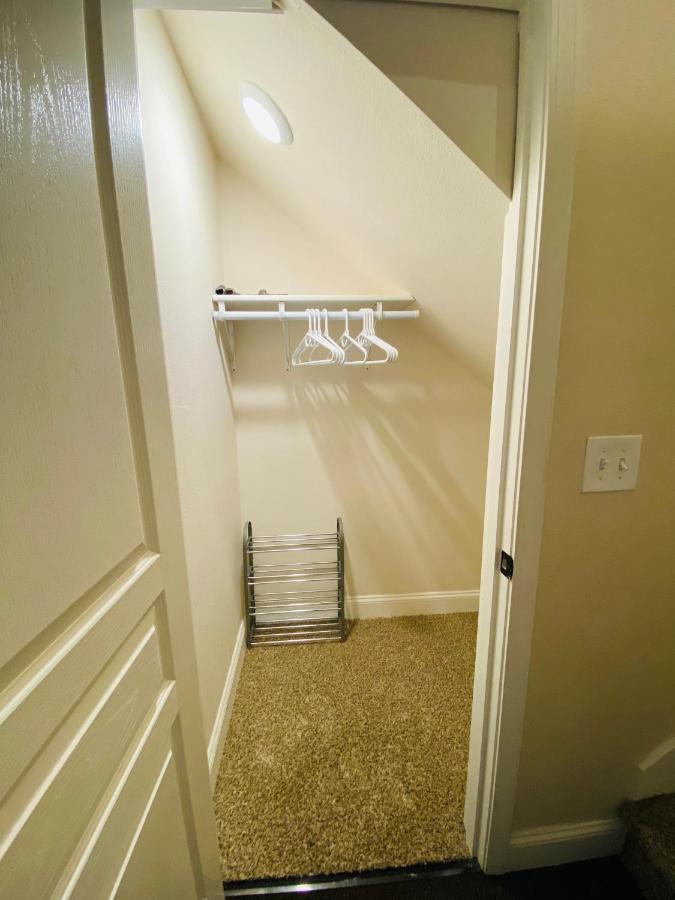 Beautiful 2 Bedroom 1 Bath Apartment With Private Garage Anchorage Exterior foto