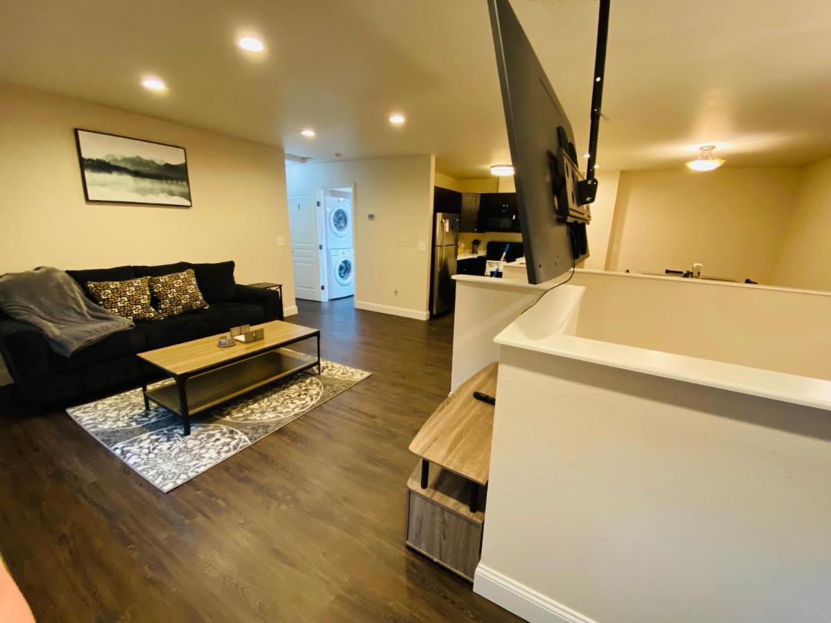 Beautiful 2 Bedroom 1 Bath Apartment With Private Garage Anchorage Exterior foto